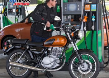Suzuki TU250X Review | Retro nimble city 250 | LAMS