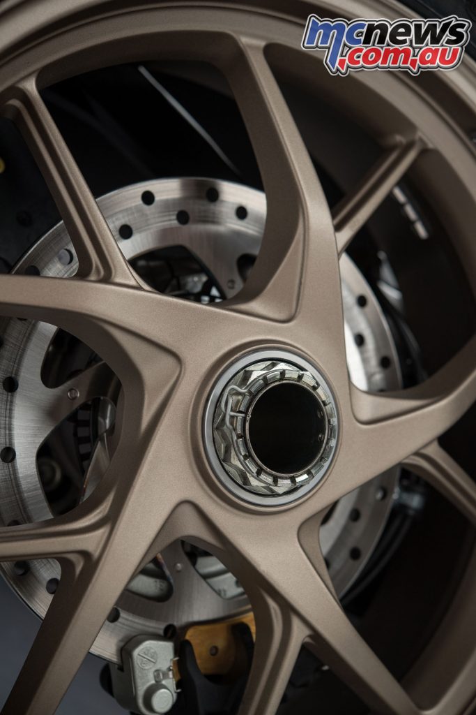 Five-Y-spoke wheels are retained but offer weight savings over the previous offerings
