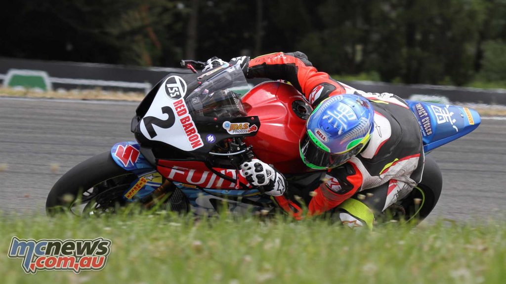 Sloan Frost won race two at Manfeild on his Suzuki GSX-R1000