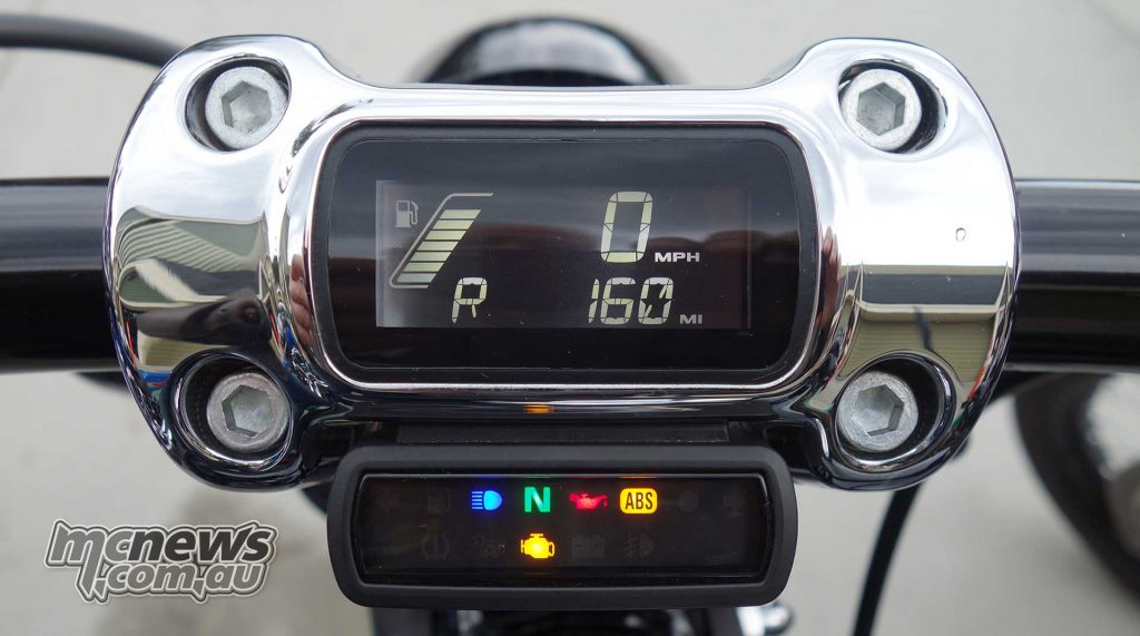 A compact LCD dash built into the 'bar clamp is clean and neat