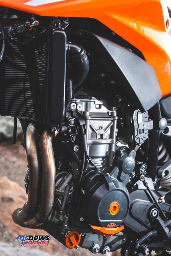 KTM's 790 Duke engine/gearbox tips the scales at only 50kg and its incredibly compact dimensions should help agility in flat track guise