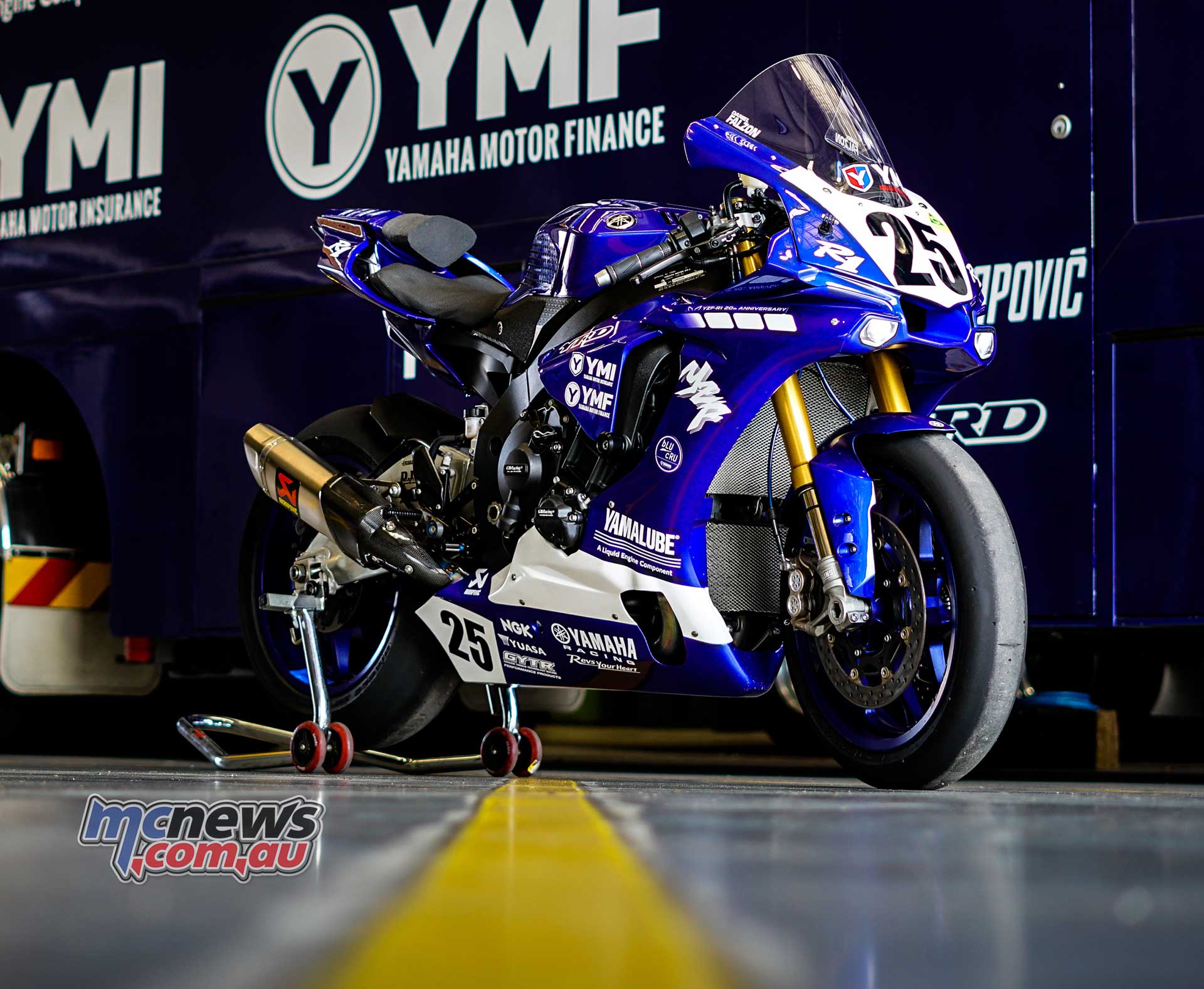 Yrt To Run th Anniversary Yzf R1 Livery At The Bend Mcnews