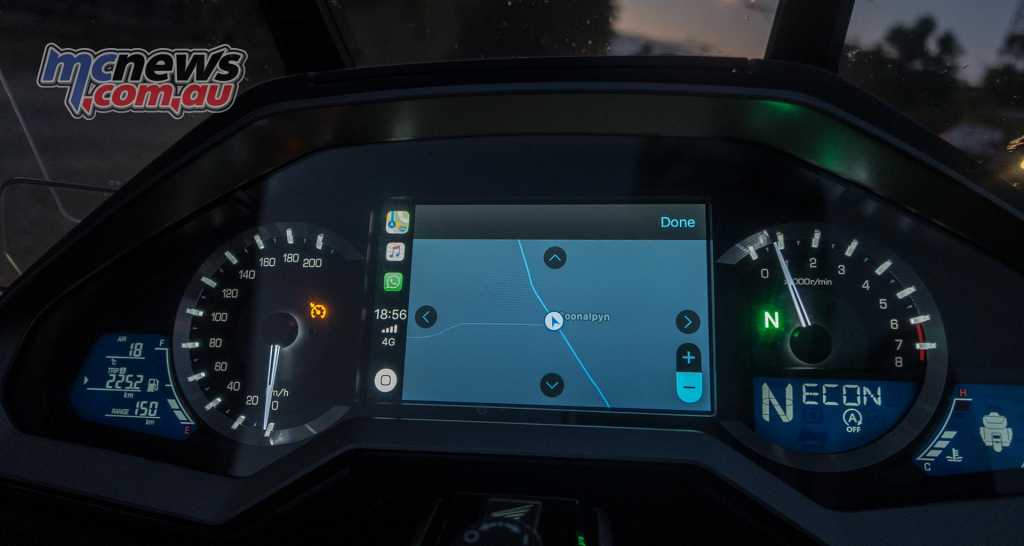 GPS Navigation via Apple CarPlay on the 2018 Honda Gold Wing