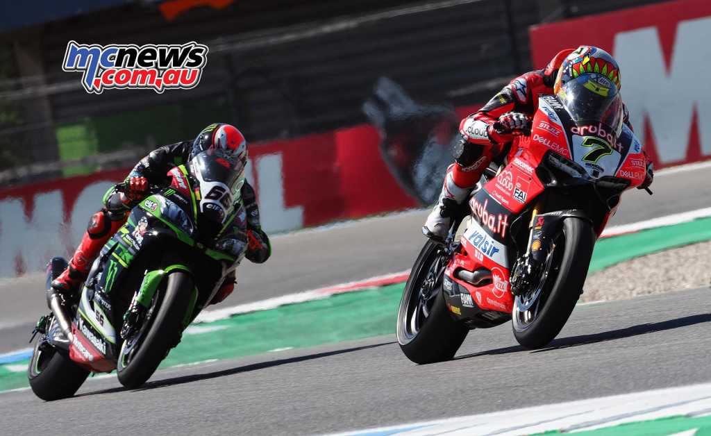 Chaz Davies ahead of Tom Sykes