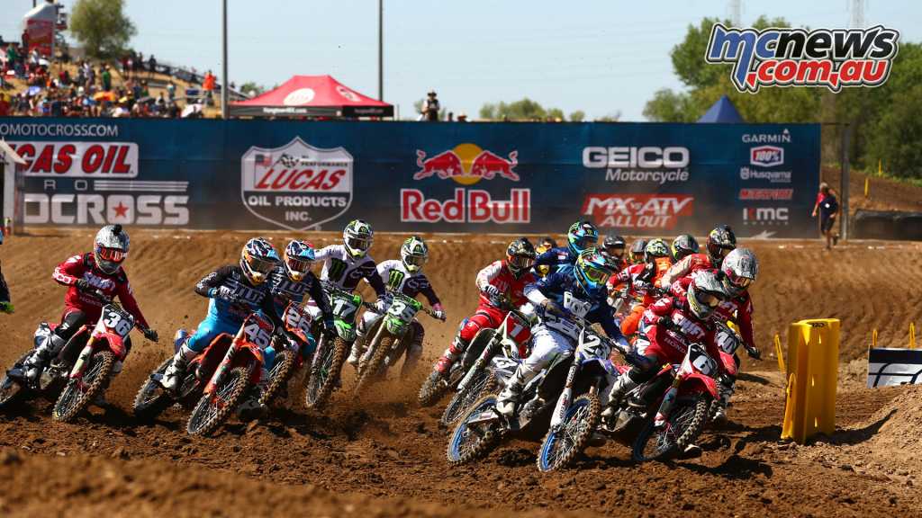 Jeremy Martin and Aaron Plessinger leading the 250MX field at Hangtown