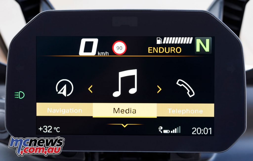 2018-BMW-Motorrad-digital-accessories-4 BMW Motorrad Connectivity
