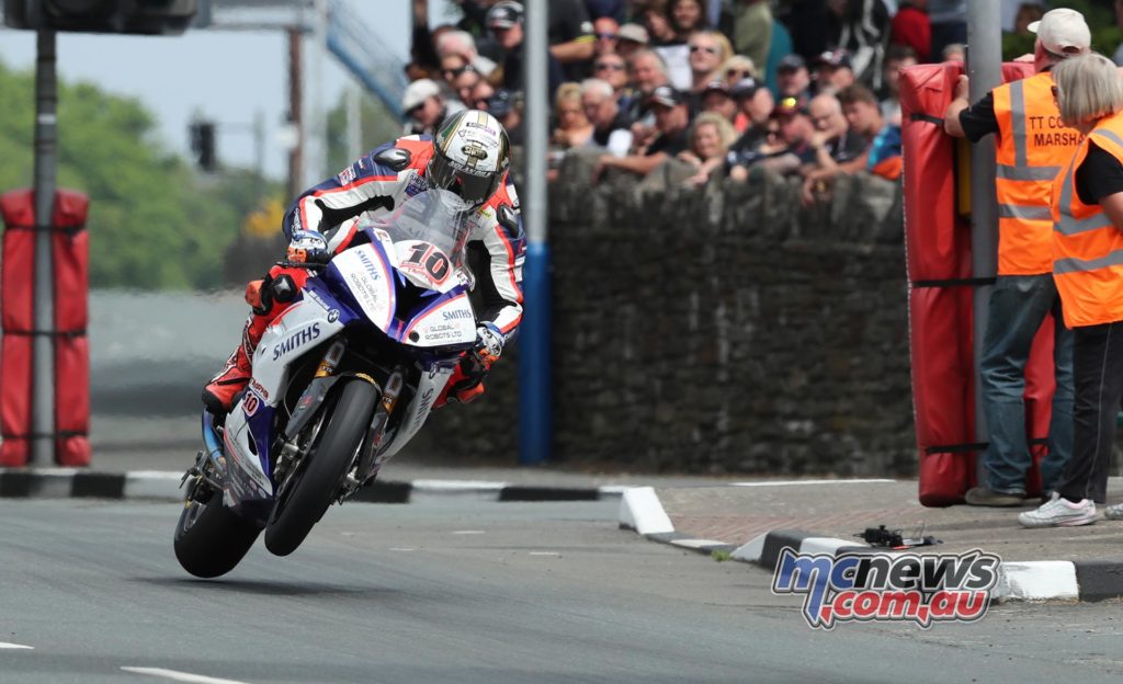 IOMTT-2018-Senior-TT-Peter-Hickman-1 Peter Hickman on his way to victory in the 2018 IOM TT