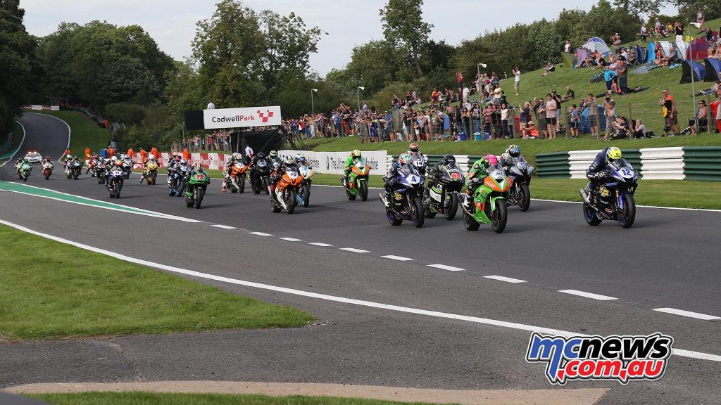 BSB CadwellPark Supersport race start with Ben Currie