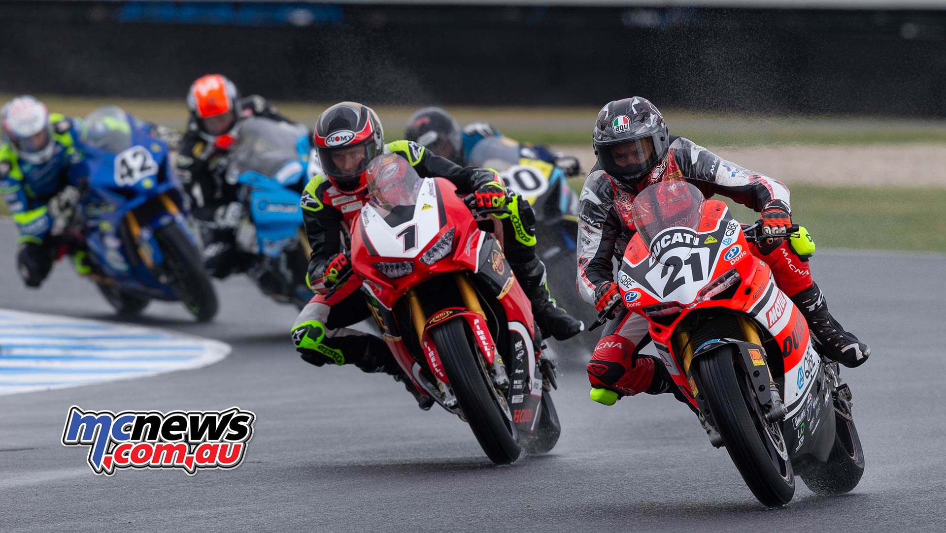 MotoGP ASBK Supports TBG Superbike Race Start Bayliss Herfoss MotoGP ASBK Supports TBG Superbike Race Start Bayliss Herfoss