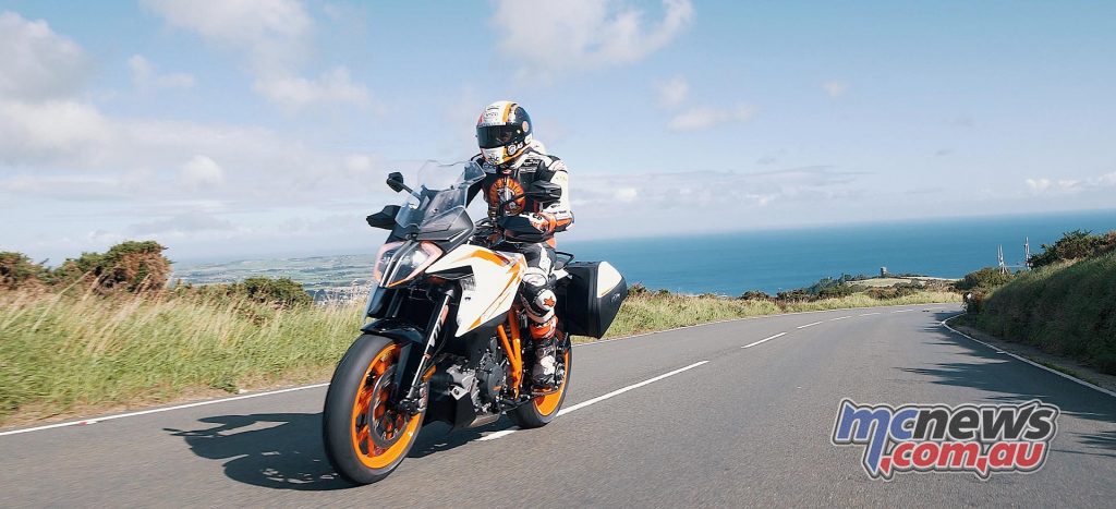 KTM Super Duke GT IOM