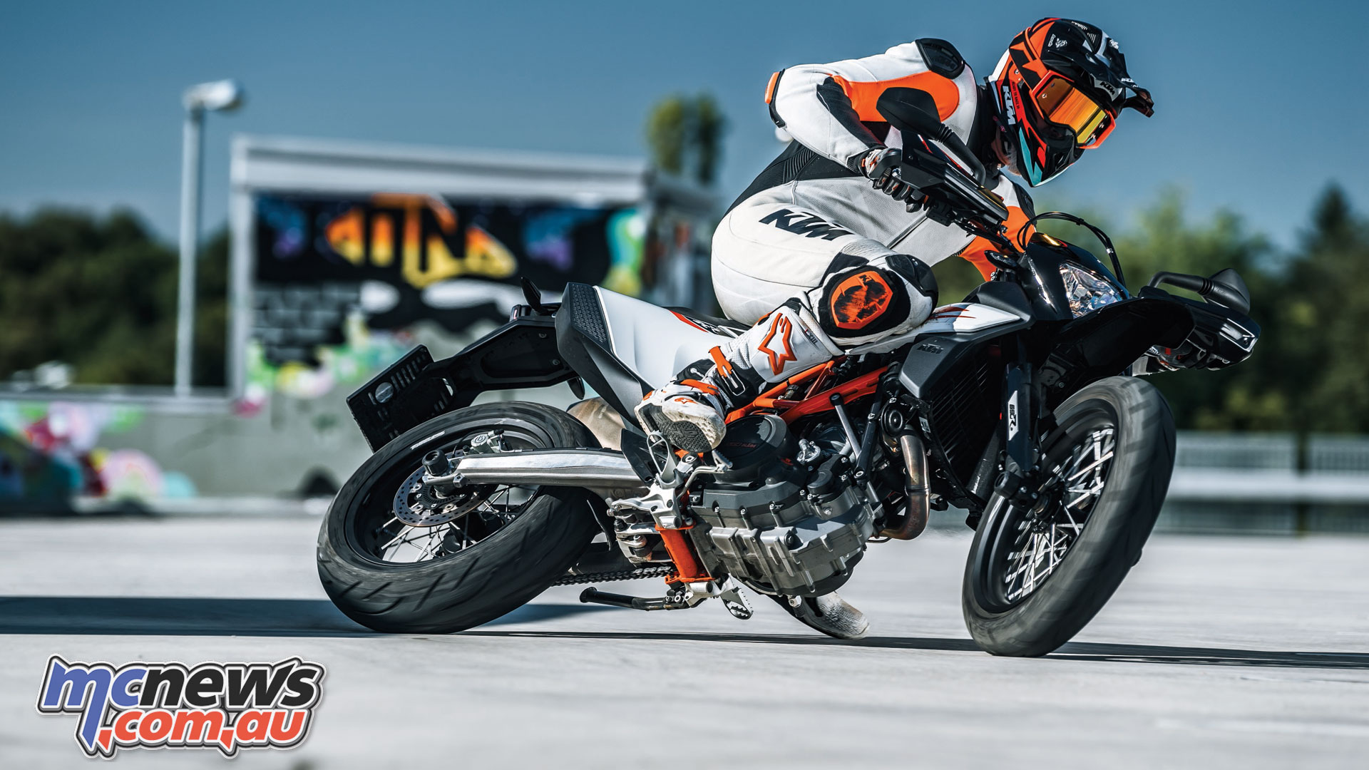 19 Ktm 690 Smc R Upgraded Engine And Suspension Motorcycle News Sport And Reviews