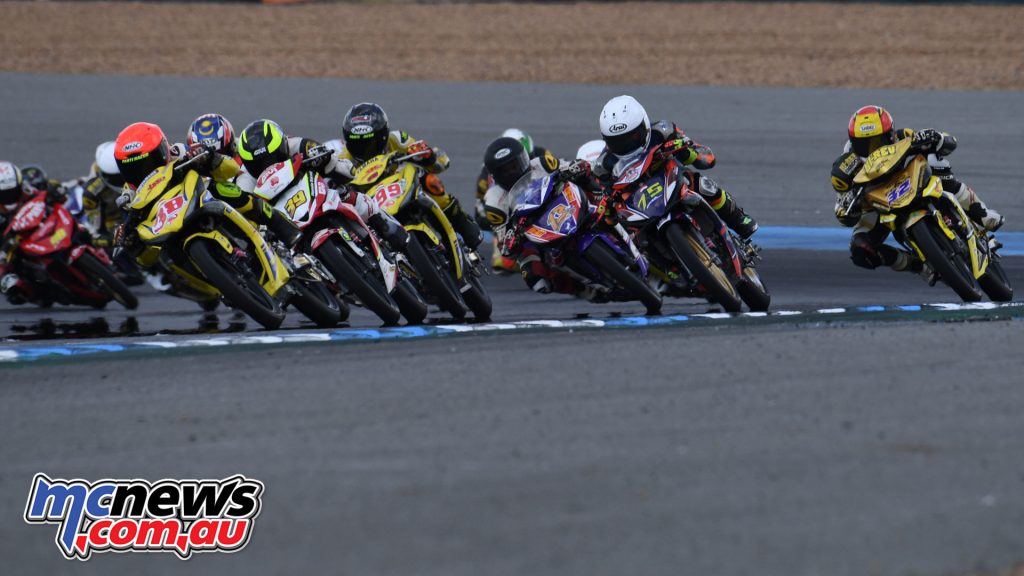 ARRC Rnd Underbone Race Wawan leads Helmi outside