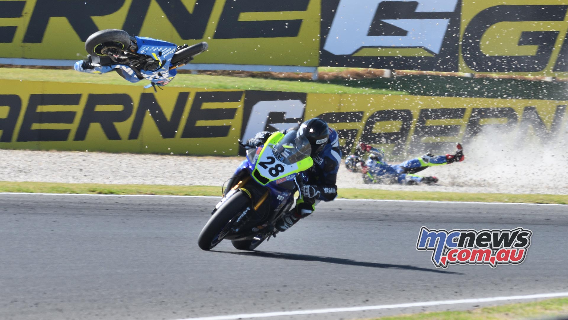 ASBK Round Phillip Island SBK Saturday Rob Mott Wayne Maxwell Crash ASBK Round Phillip Island SBK Saturday Rob Mott Wayne Maxwell Crash