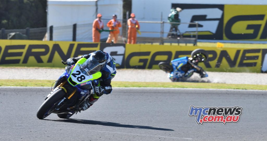 ASBK Round Phillip Island SBK Saturday Rob Mott Wayne Maxwell Crash