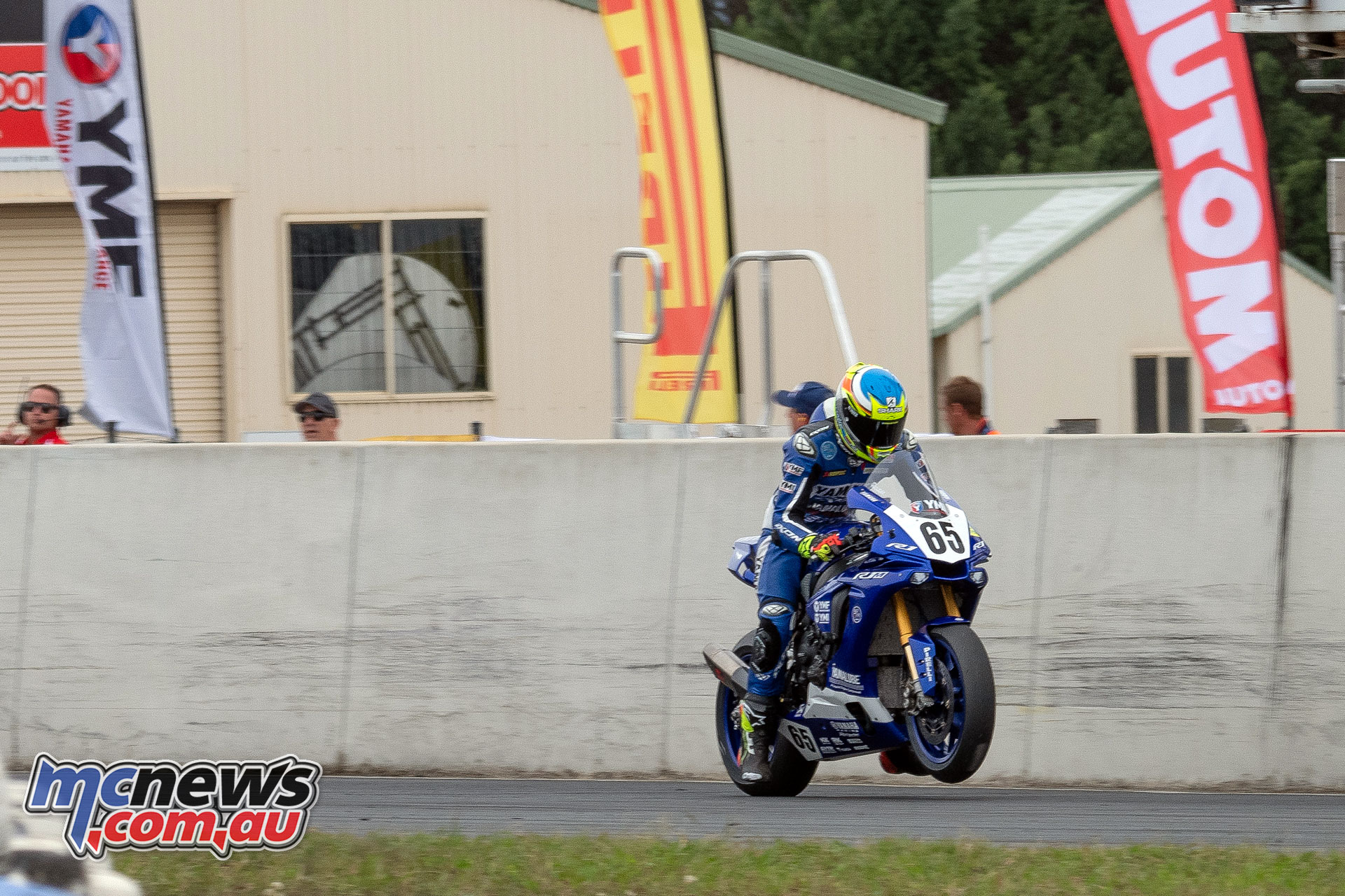 ASBK Rnd Wakefield R Cru HALLIDAY Start RM