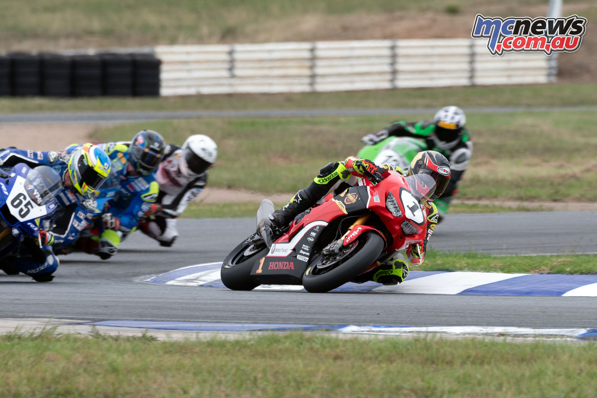 ASBK Rnd Wakefield R Troy HERFOSS First Lap RM ASBK Rnd Wakefield R Troy HERFOSS First Lap RM