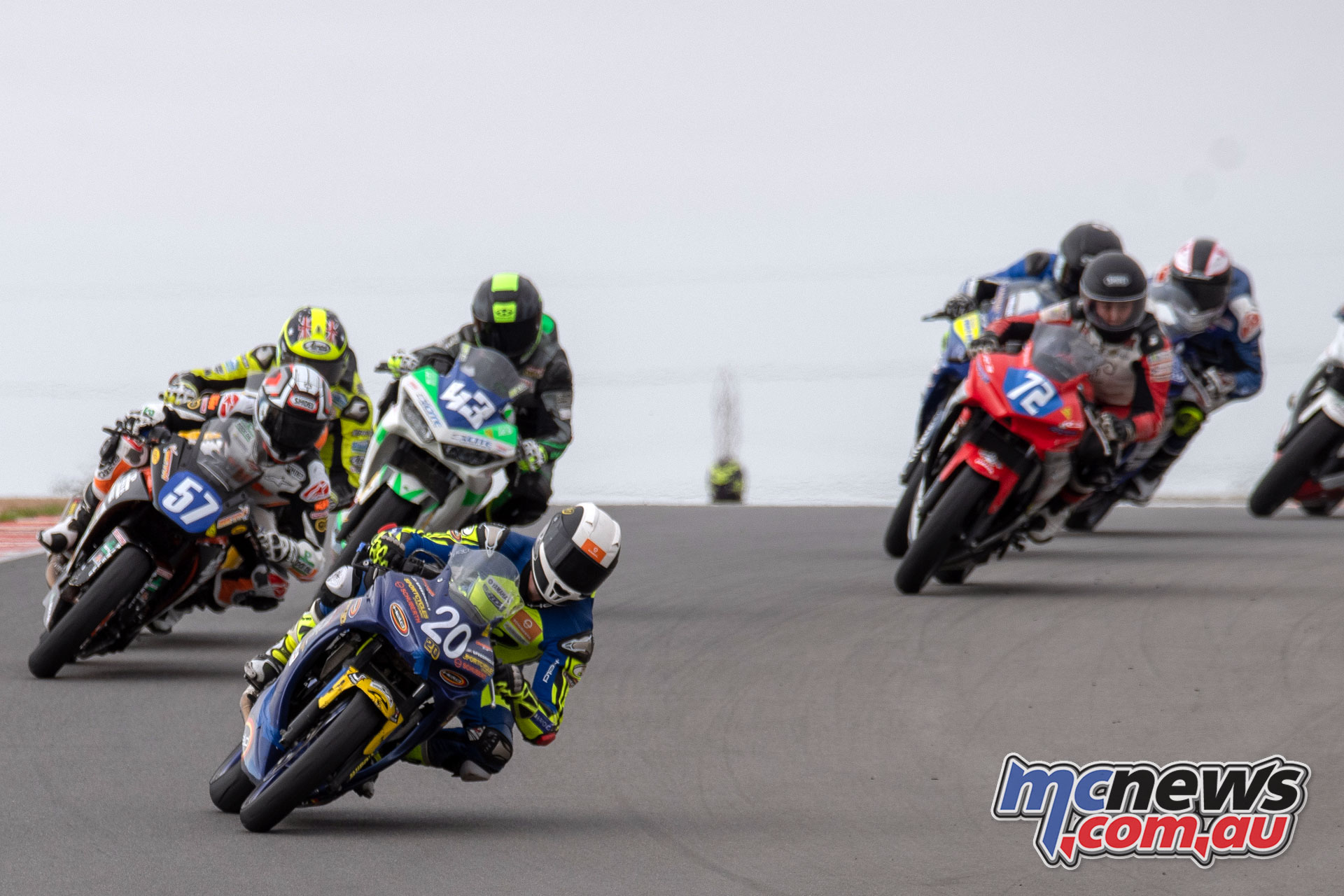 ASBK Rnd The Bend RbMotoLens SS R Re Start Hunter FORD Seth CRUMP Harry KHOURI ASBK Rnd The Bend RbMotoLens SS R Re Start Hunter FORD Seth CRUMP Harry KHOURI