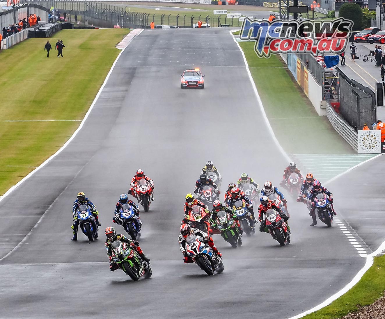 WSBK Rnd Donington R Start WSBK Rnd Donington R Start