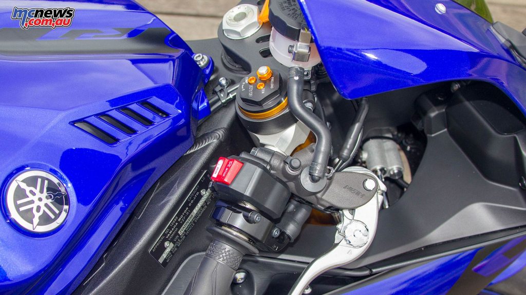 Yamaha YZF R WVimage Rpics e