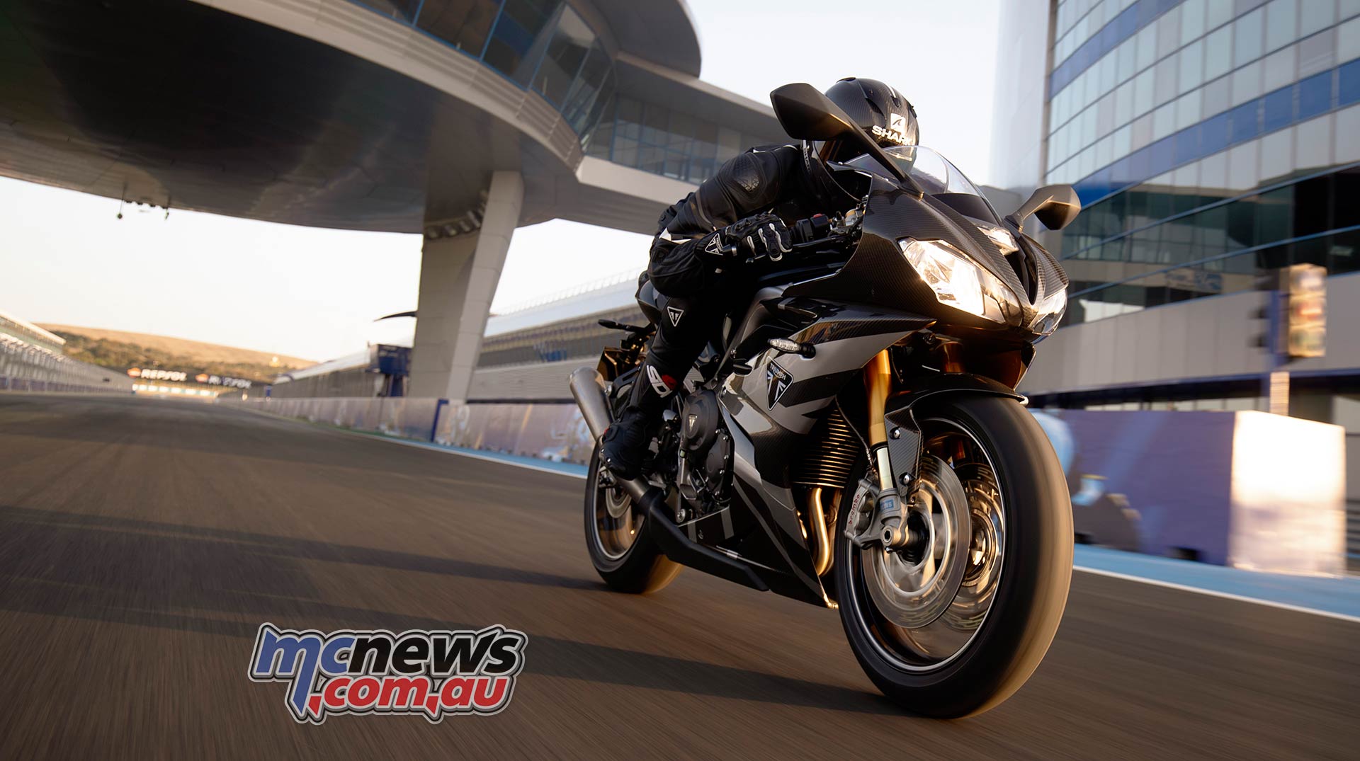Triumph Daytona Moto Limited Edition Action Triumph Daytona Moto Limited Edition Action