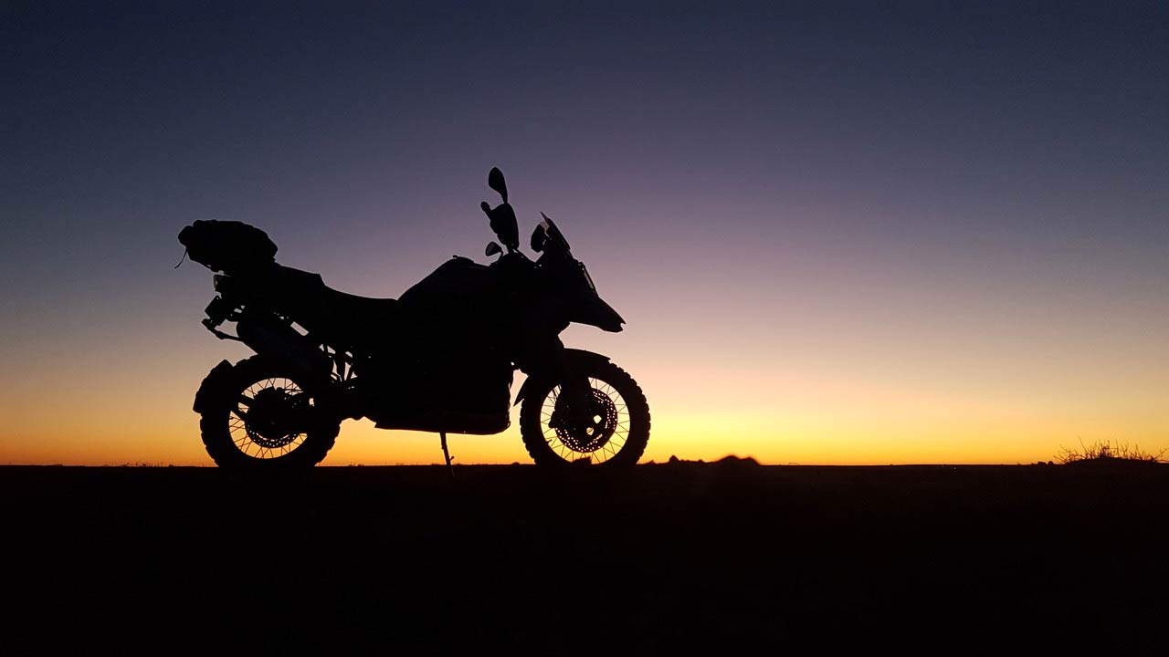 BMW GS Safari Enduro Shaun Terblanche Day William Creek Sunrise BMW GS Safari Enduro Shaun Terblanche Day William Creek Sunrise