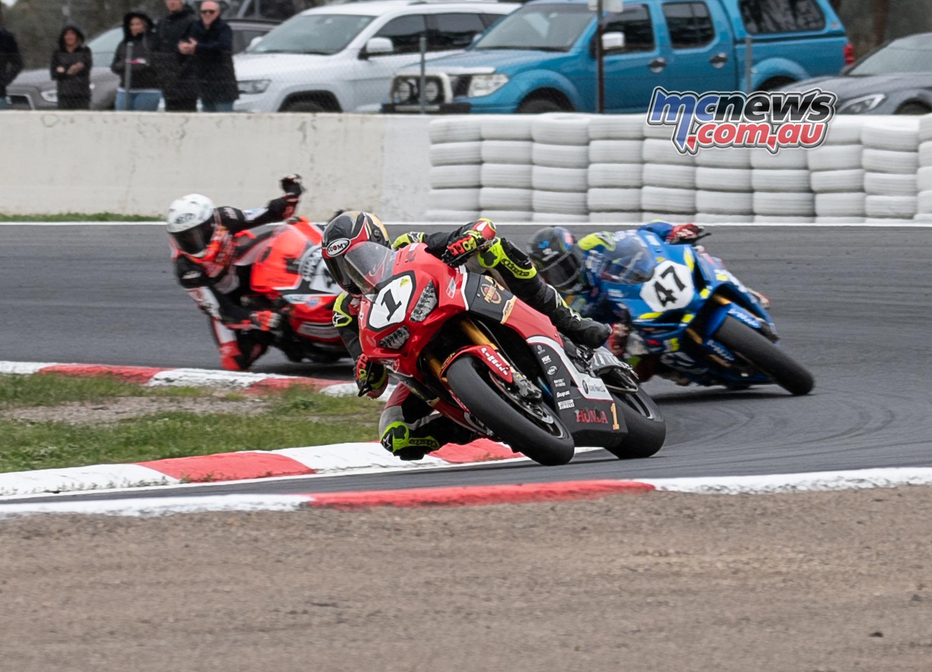 ASBK Rnd Winton RbMotoLens SBK R rd Restart Troy Leads Leads Mikes hand up ASBK Rnd Winton RbMotoLens SBK R rd Restart Troy Leads Leads Mikes hand up