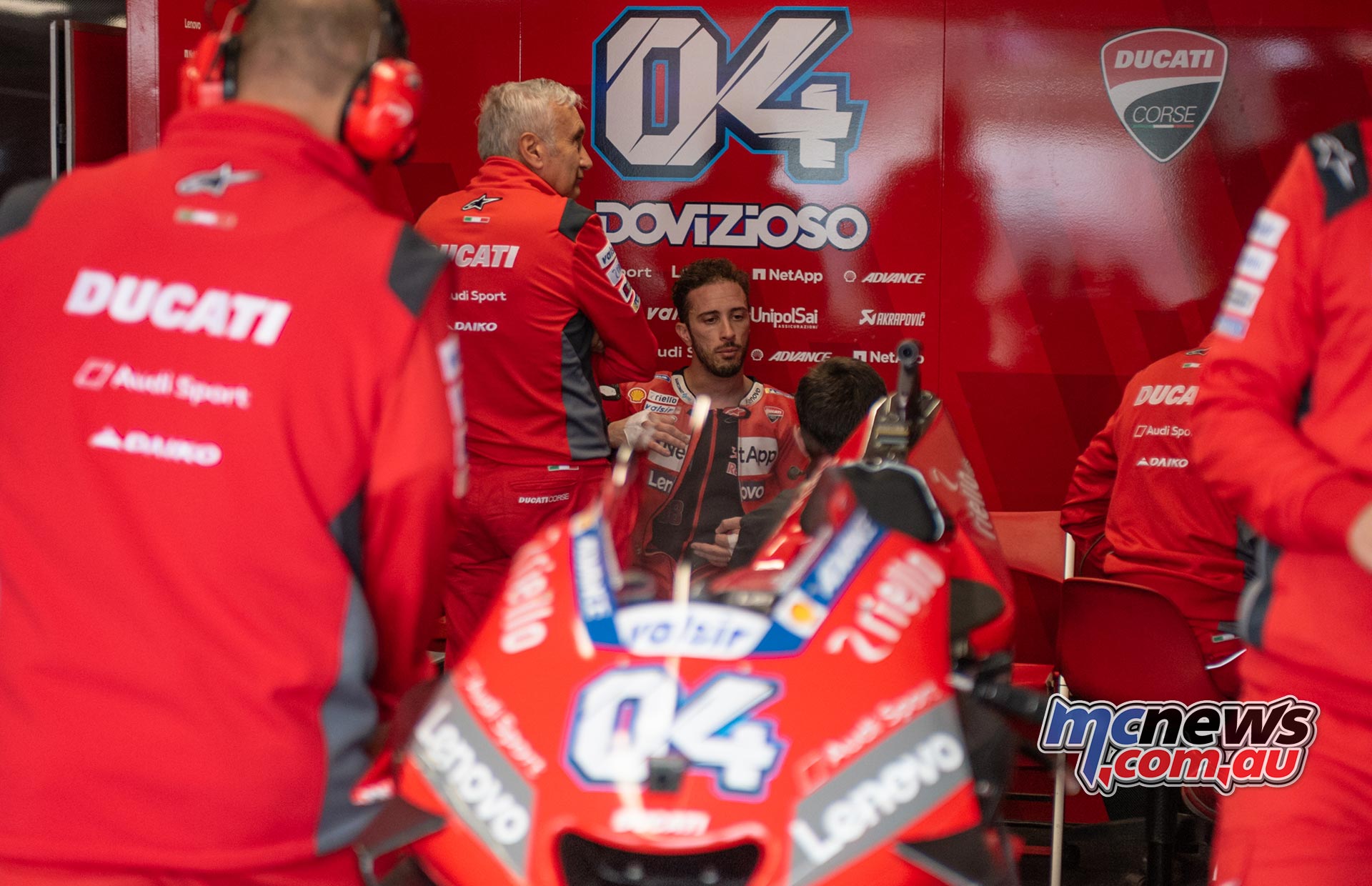 MotoGP Australia Phillip Island RbMotoLens MotoGP FP Pits Andrea DOVIZIOSO MotoGP Australia Phillip Island RbMotoLens MotoGP FP Pits Andrea DOVIZIOSO