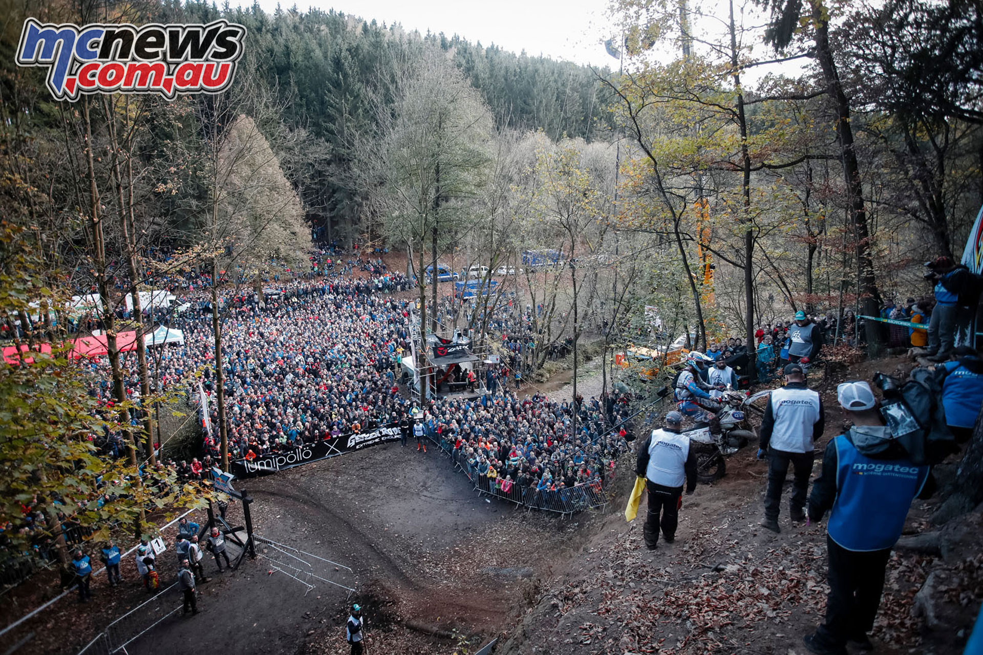 WESS GetzenRodeo crowd FM WESS GetzenRodeo crowd FM