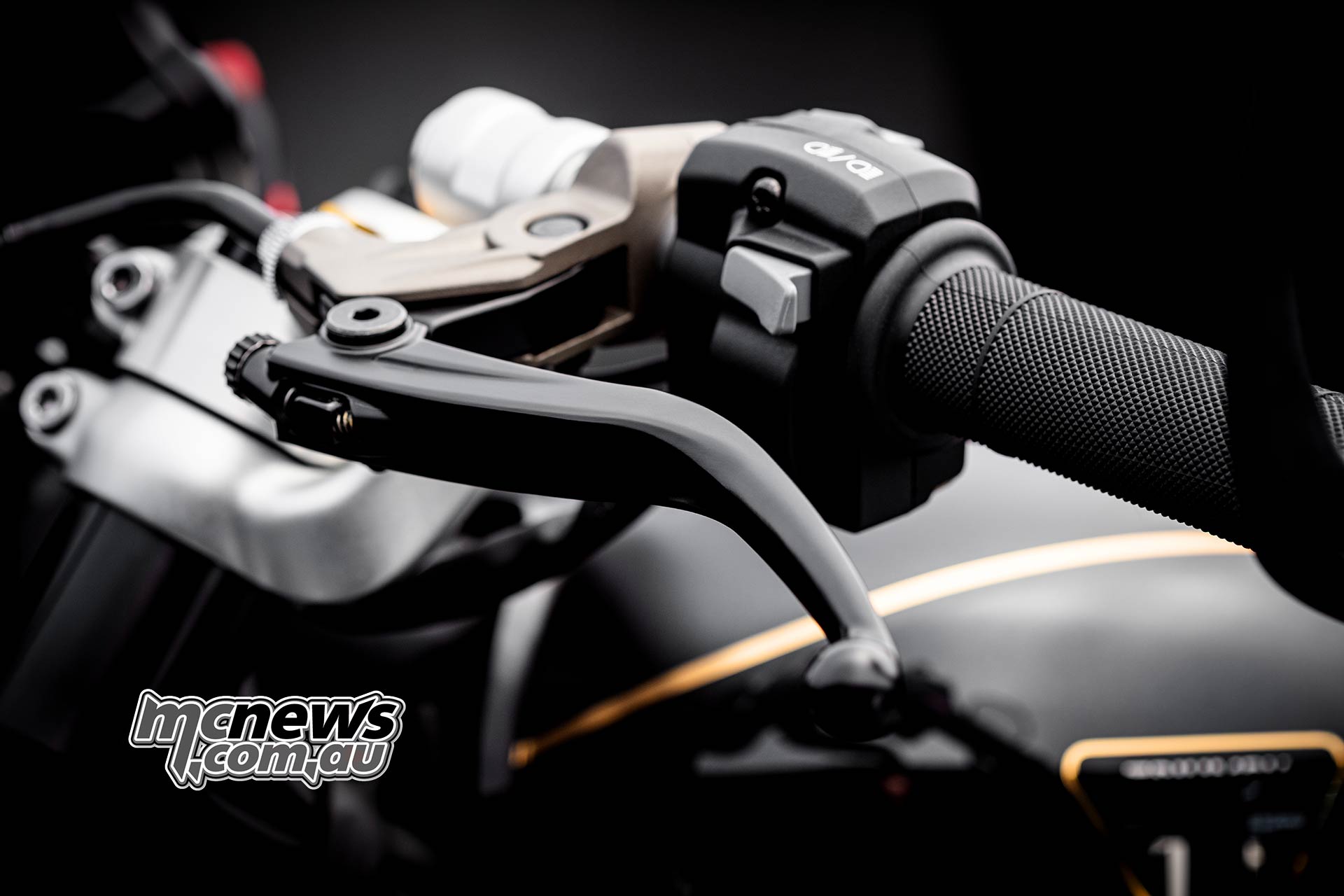 2020 triumph bobber tfc review