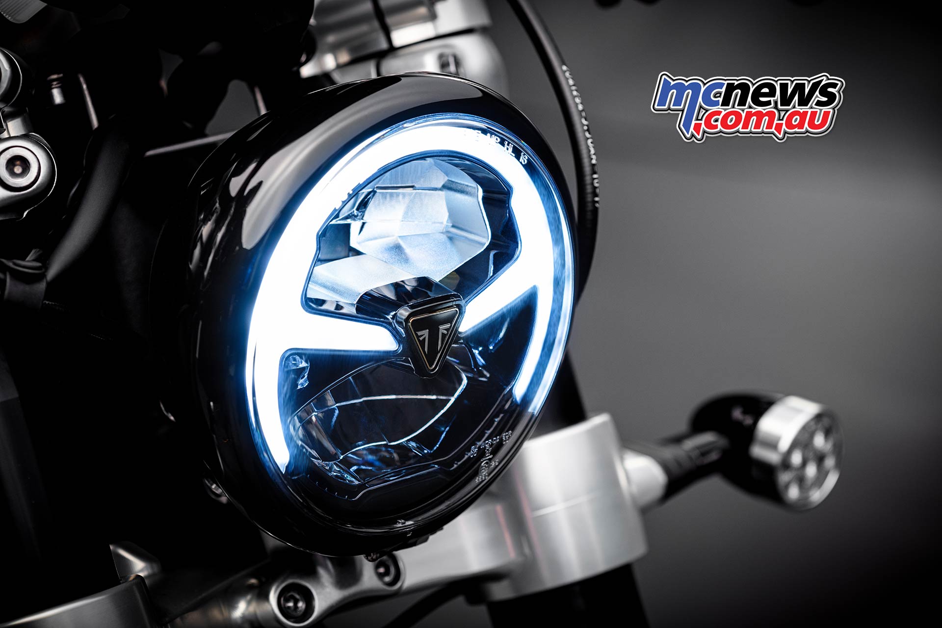 Triumph Bobber TFC LEDHeadlight Triumph Bobber TFC LEDHeadlight