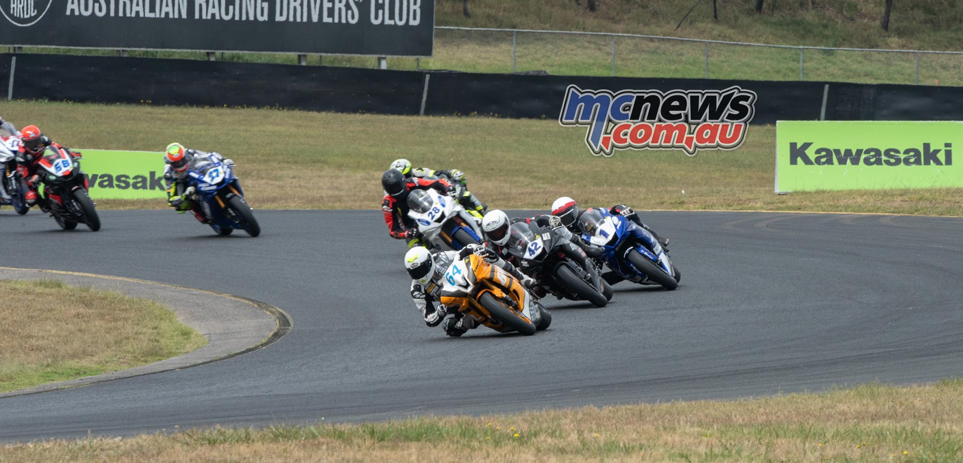 ASBK Rnd SMP RbMotoLens SS R Start Tom EDWARDS Leads ASBK Rnd SMP RbMotoLens SS R Start Tom EDWARDS Leads
