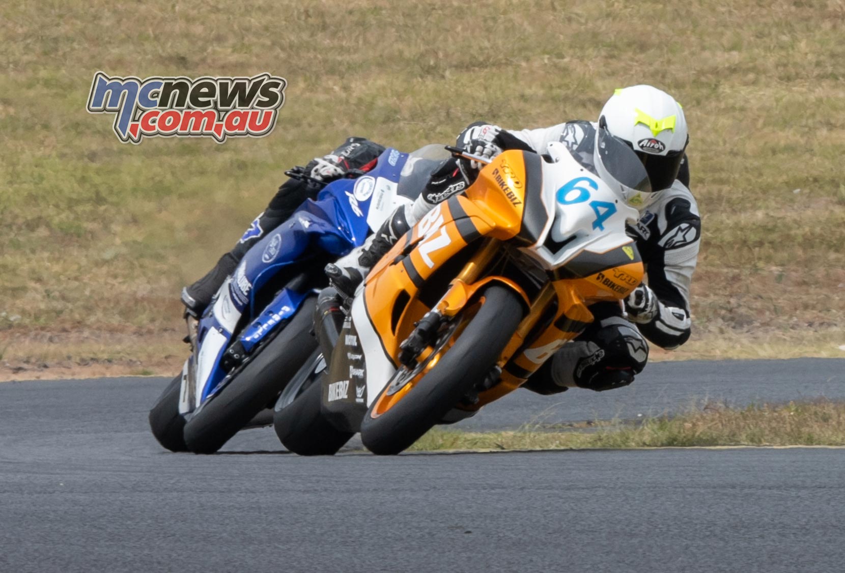 ASBK Rnd SMP RbMotoLens SS R Start Tom EDWARDS leads TOPARIS ASBK Rnd SMP RbMotoLens SS R Start Tom EDWARDS leads TOPARIS