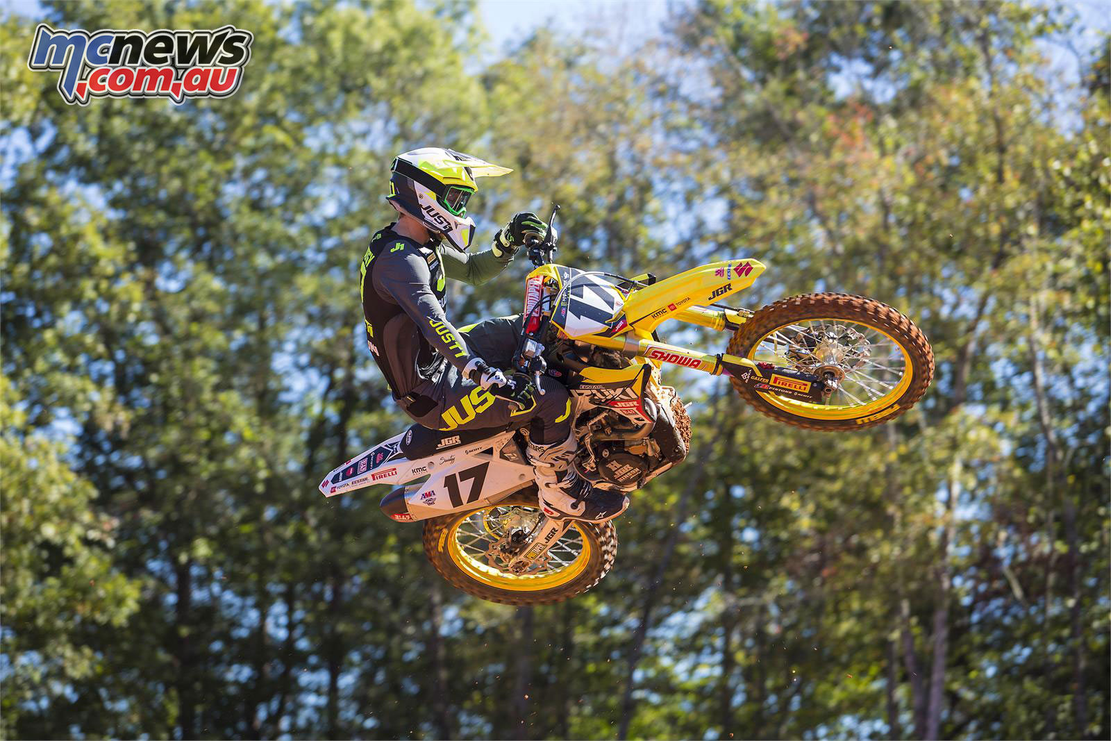 Suzuki announce JGRMX Yoshimura Team Savatgy Suzuki announce JGRMX Yoshimura Team Savatgy
