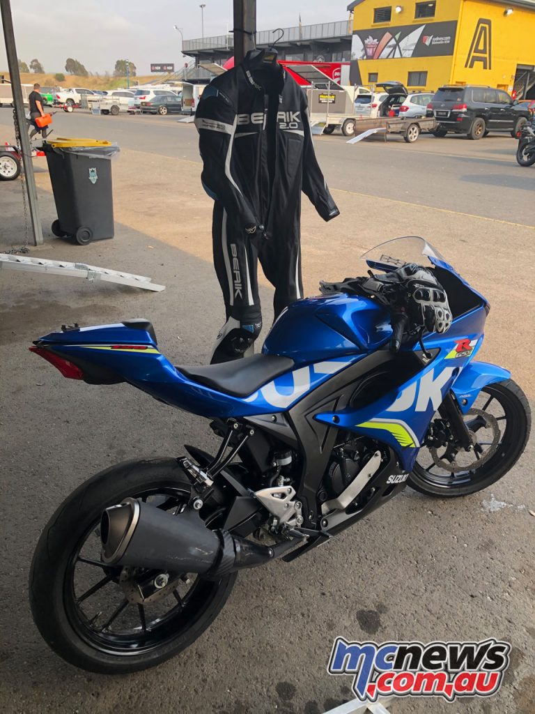 Suzuki GSX R Track Days Eastern Creek Scored a car port Booyah