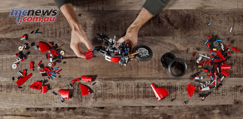 Ducati Panigale V R LEGO Technic UC High