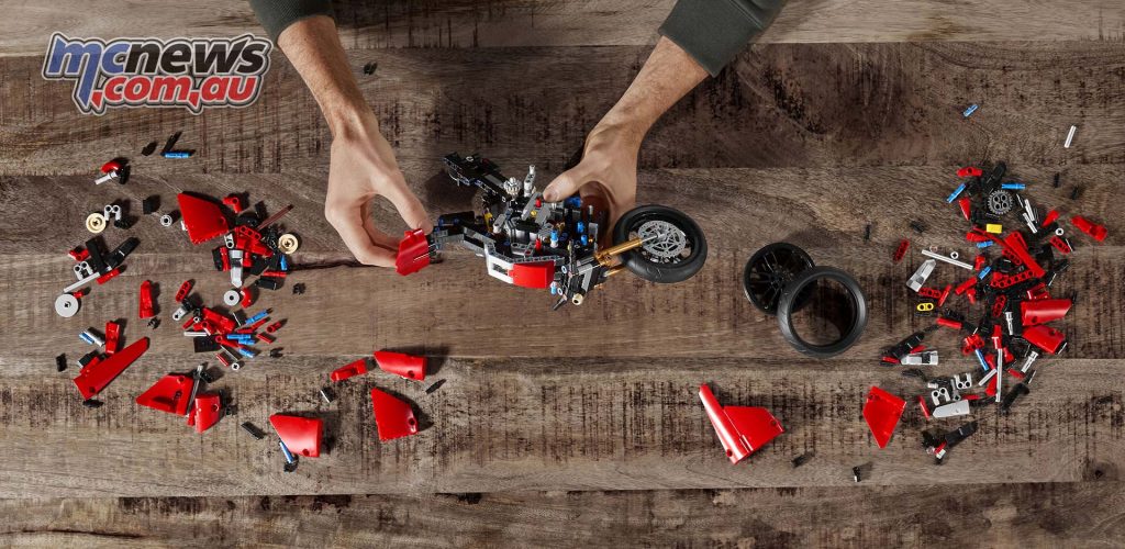Ducati Panigale V R LEGO Technic UC High Ducati Panigale V R LEGO Technic UC High