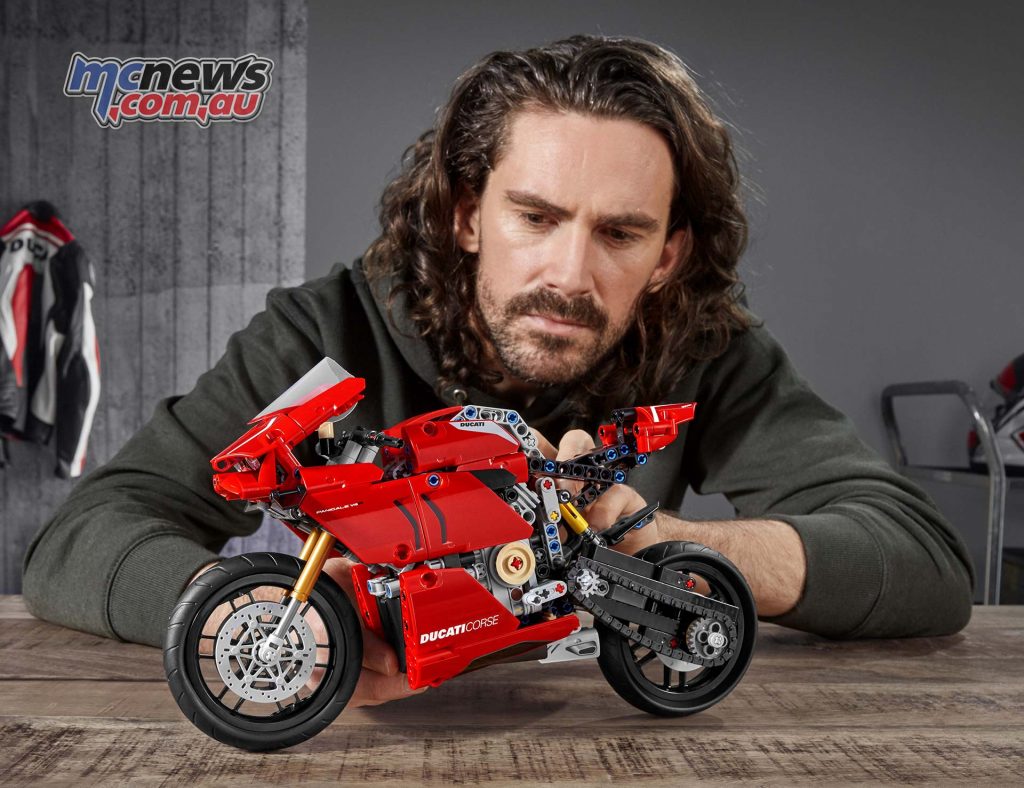 Ducati Panigale V R LEGO Technic UC High