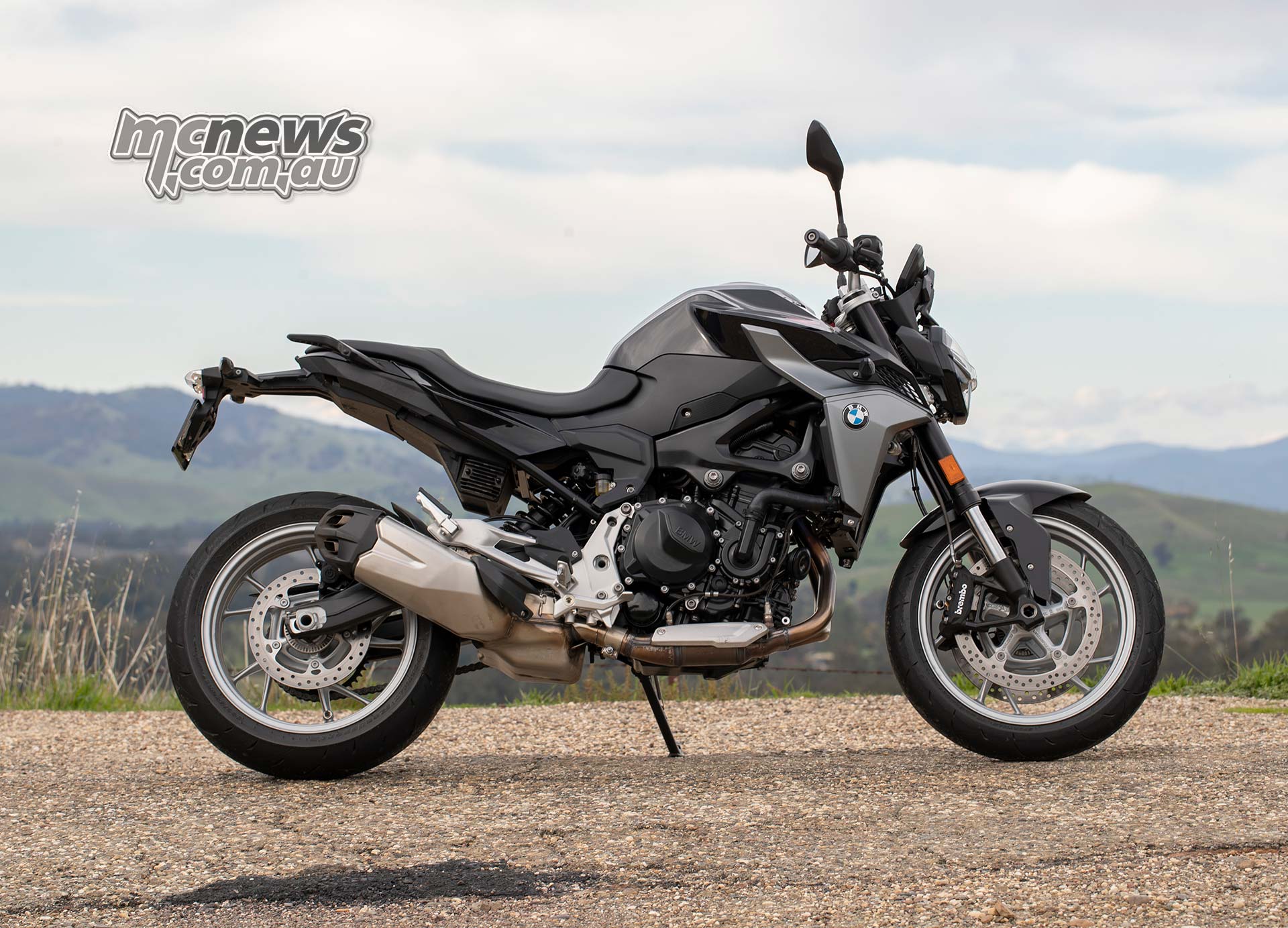 BMW 900 R Review |