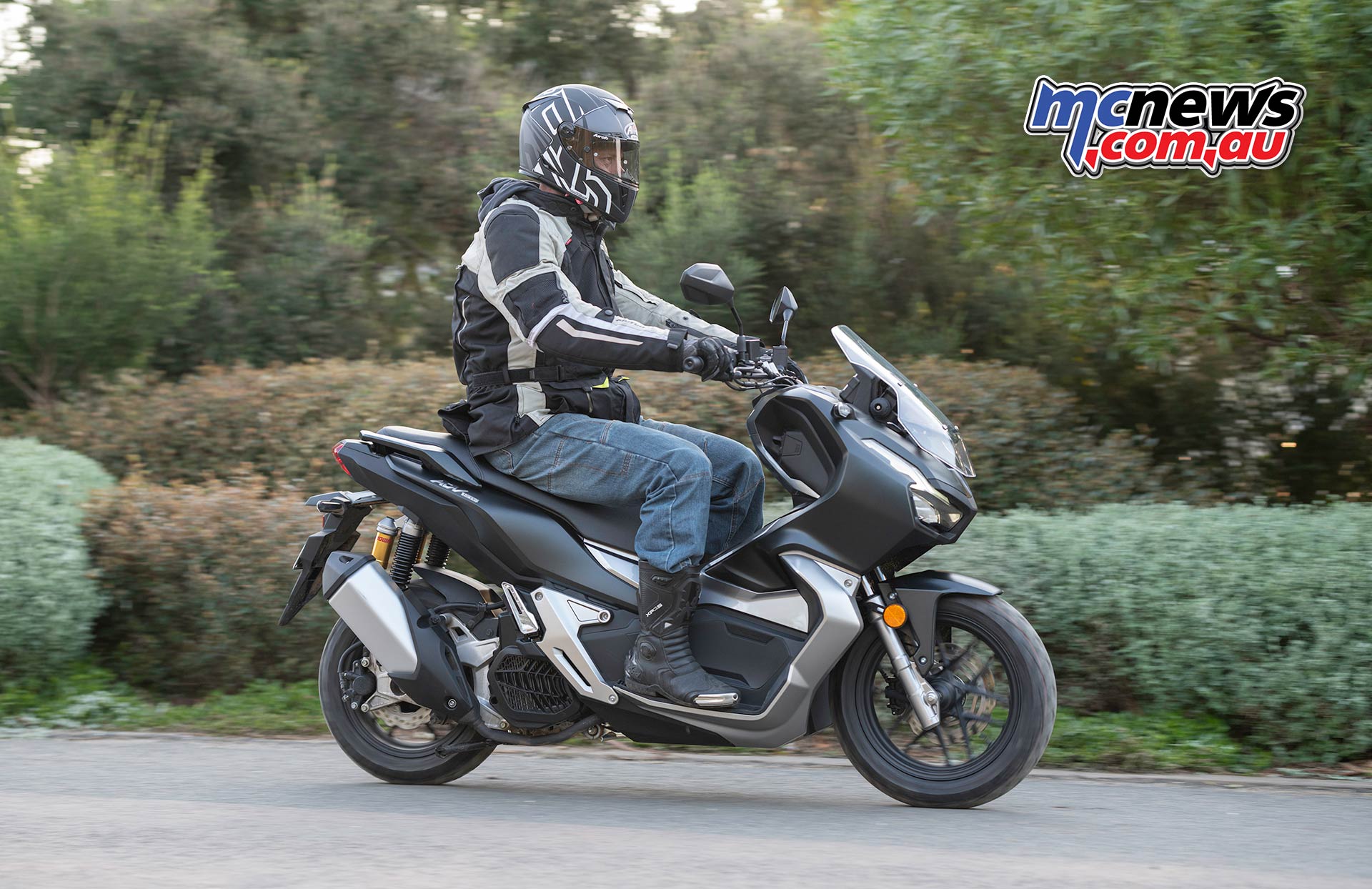 Motorcycle Review Honda Adv 150 Versus Yamaha Yzf R15 Motorcycle News Sport And Reviews