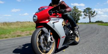 MV Agusta Superveloce 800 Review