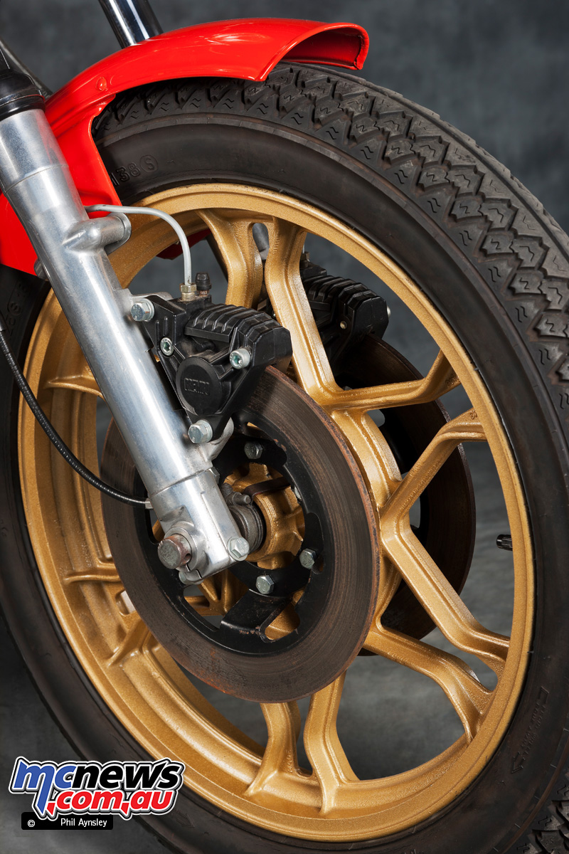 DUCATI 500 SPORT DESMO SPECS visual data 8