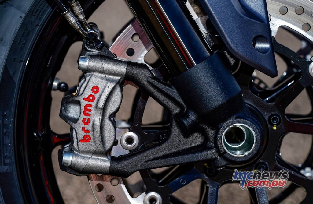Brembo M50 calipers are also found on the XDiavel Black Star compared to the M4.32s on the Dark version