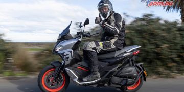2022 Aprilia SR GT 125 Scooter Review