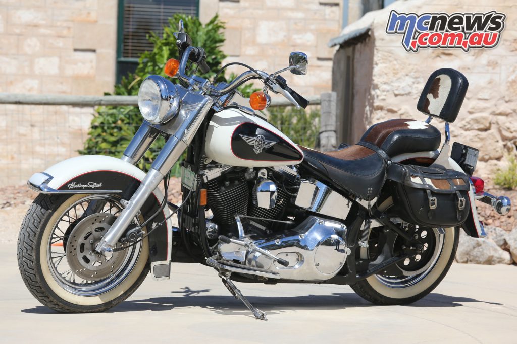 A estrutura de aço tubular foi compartilhada com todas as FX e FL Harleys