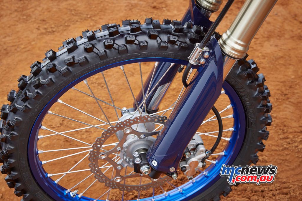 The KYB spring forks have 310 mm of travel