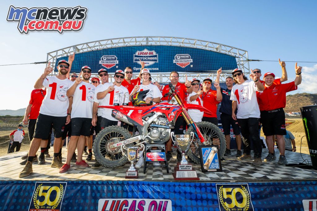 Jett Lawrence and team celebrate his 250 MX title