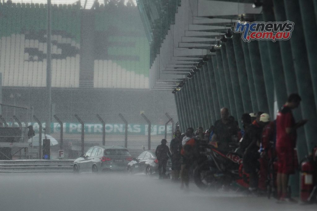 2022 MotoGP Rnd19 Sepang Fri Rain 1