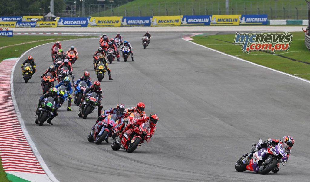 2022 MotoGP Rnd19 Sepang Race Start Martin
