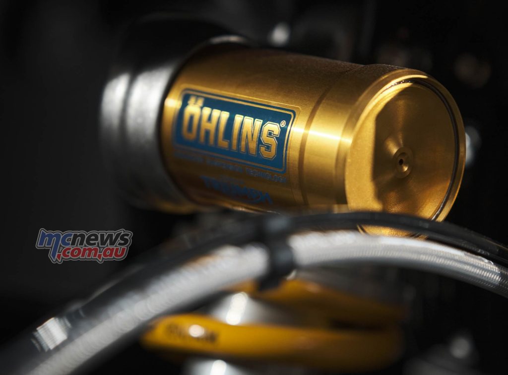 In contrast both the Street Triple RS and Moto2 Edition both run the Öhlins shock