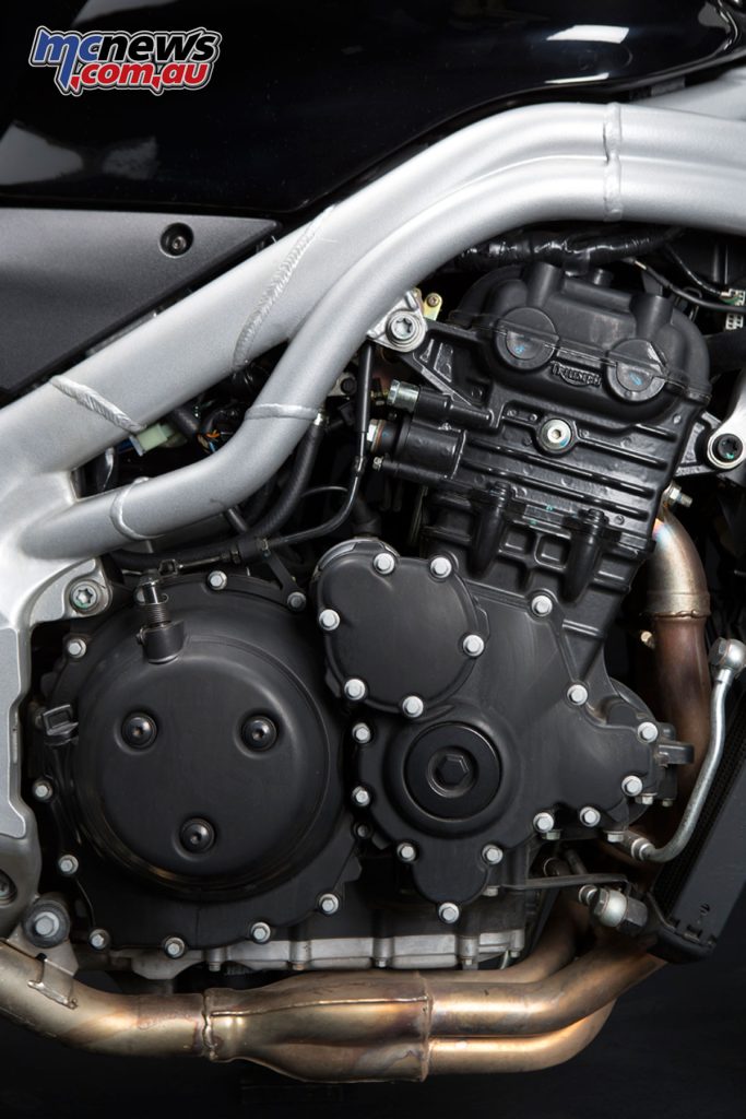 The 955 cc engine produced 120 hp